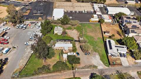 11816 Waterhill Rd, Lakeside, CA 92040
