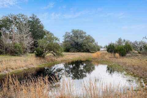 2407 Texas 159, Fayetteville, TX 78940