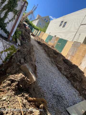210 Benziger Avenue, Staten Island, NY 10301