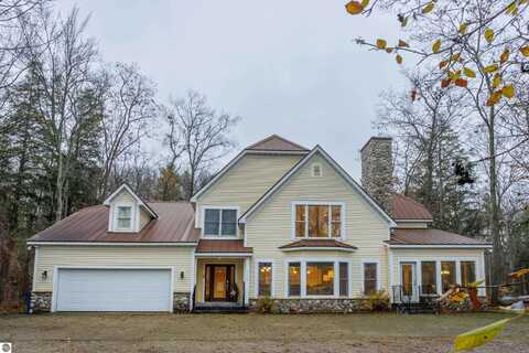 7754 Woodland Drive, Honor, MI 49640