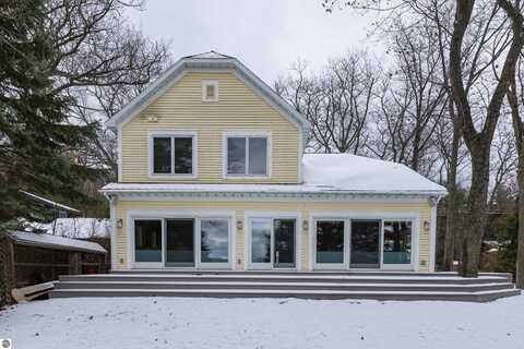 7753 Woodland Drive, Honor, MI 49640