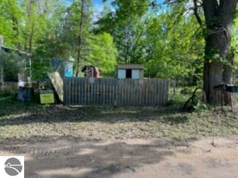 11803 E Millbrook Road, Shepherd, MI 48883