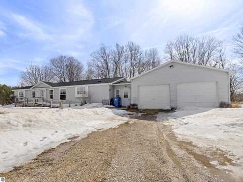 5283 Grace Road, Benzonia, MI 49616