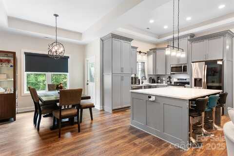 4808 1st Street NW, Hickory, NC 28601
