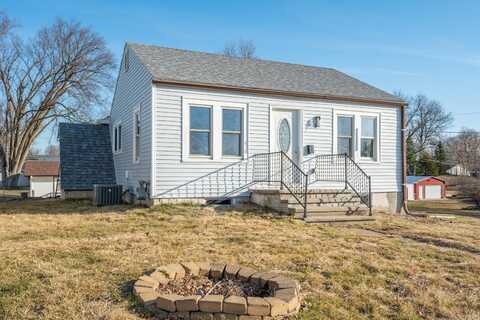430 S 8th Avenue E, Newton, IA 50208