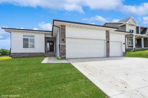 10022 NW 68th Avenue, Johnston, IA 50131