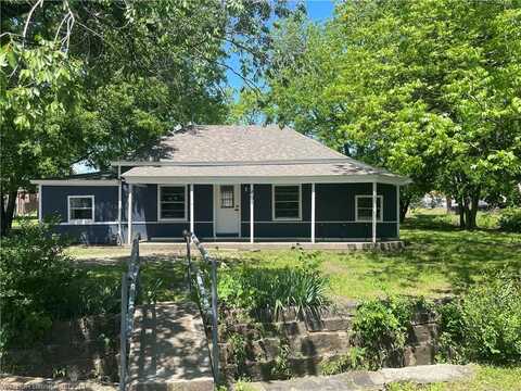 401 W Choctaw AVE, Sallisaw, OK 74955