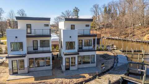 1 N Bailey Avenue, South Haven, MI 49090