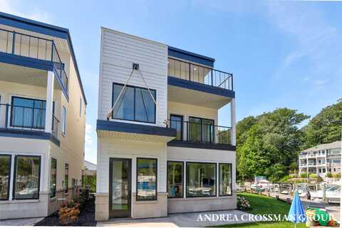 1 N Bailey Avenue, South Haven, MI 49090