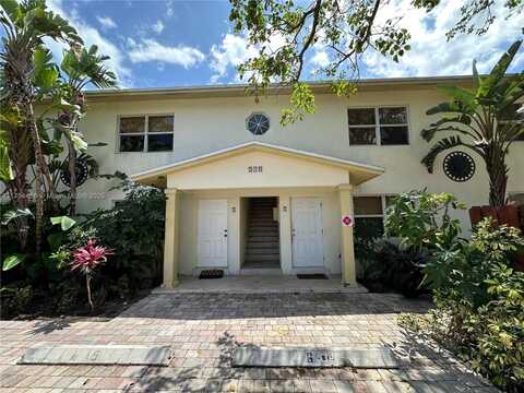 530 NE 15th Ct, Fort Lauderdale, FL 33304