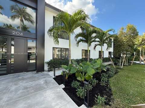 204 Sunrise Dr, Key Biscayne, FL 33149