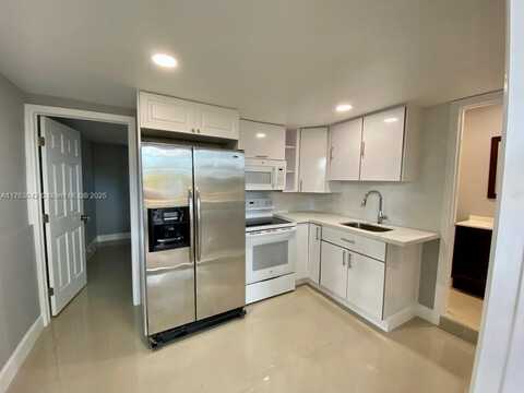 345 NE 168th St, North Miami Beach, FL 33162