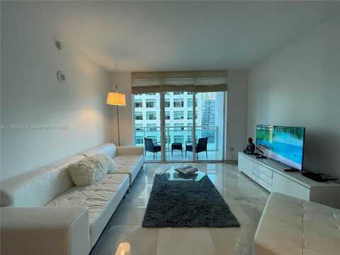 950 Brickell Bay Dr, Miami, FL 33131