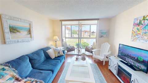 8920 Sunrise Lakes Blvd, Sunrise, FL 33322