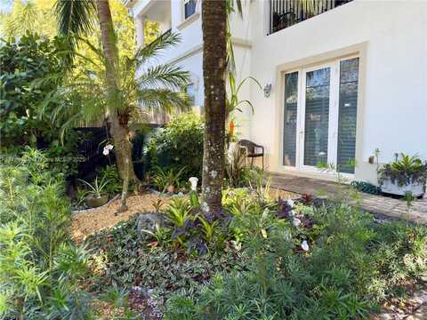 1616 NE 9th St, Fort Lauderdale, FL 33304