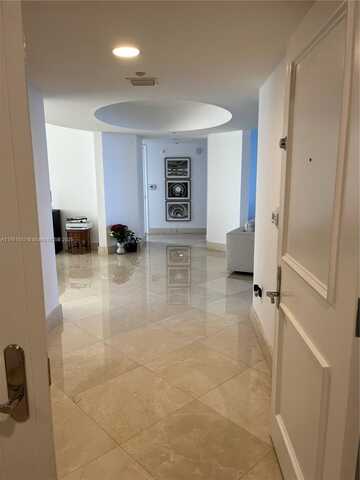 18911 Collins Ave, Sunny Isles Beach, FL 33160