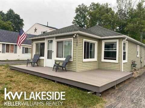 105 Wells, Houghton Lake Heights, MI 48630