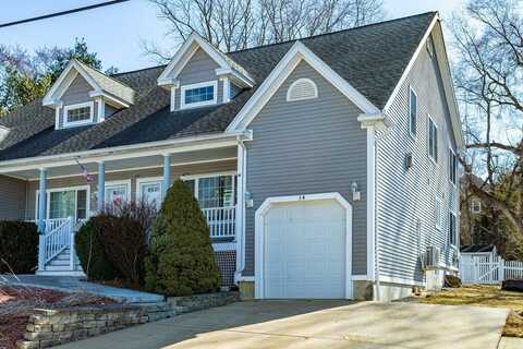 34 17th Ave, Haverhill, MA 01830