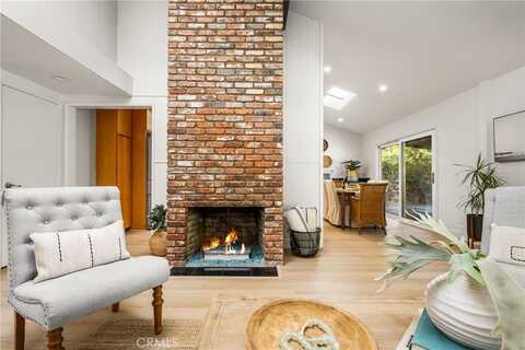 6239 E 6th Street, Long Beach, CA 90803