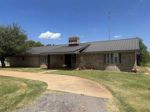 2303 W Commerce Road, Clinton, OK 73601