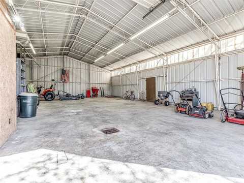 1802 N 15 Street, Perry, OK 73077