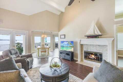 219 Admiral Drive, Gun Barrel City, TX 75156