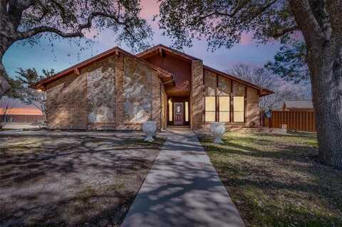 8828 Glen Hollow Drive, Fort Worth, TX 76179