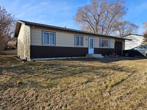 2134 Coulee Drive North, Mandan, ND 58554