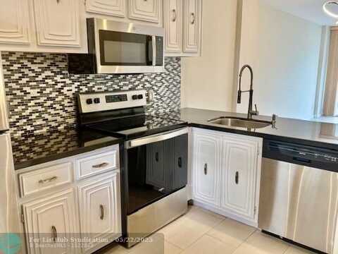 105 Royal Park Dr, Oakland Park, FL 33309