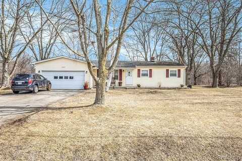 5427 THRUSH Drive, Grand Blanc, MI 48439