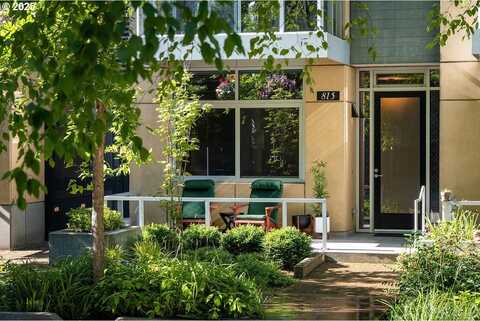 815 S PENNOYER ST, Portland, OR 97239