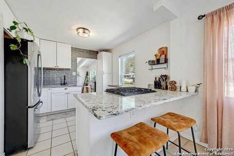 138 Cherry Ridge, San Antonio, TX 78213