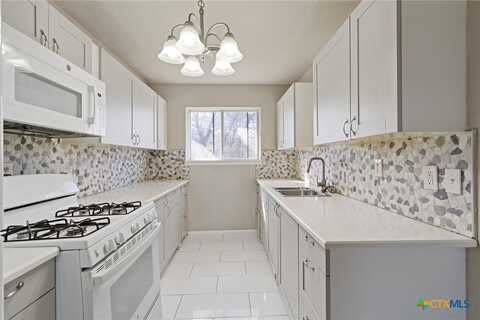 703 S 13th Street, Copperas Cove, TX 76522