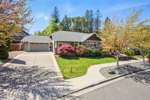 2270 Haviland Drive, Grants Pass, OR 97527