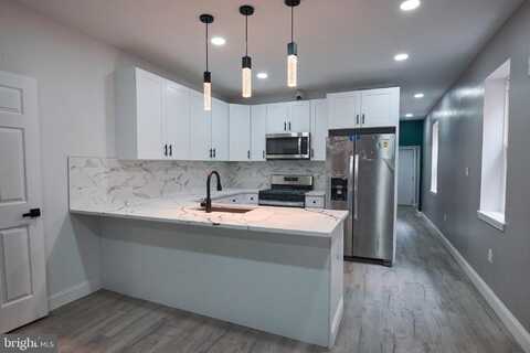 105 N 52ND STREET, PHILADELPHIA, PA 19139