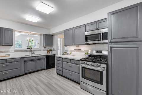 9928 W Hope Circle N, Sun City, AZ 85351