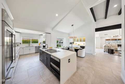 9675 E CINNABAR Avenue, Scottsdale, AZ 85258