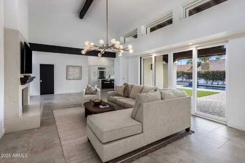 9675 E CINNABAR Avenue, Scottsdale, AZ 85258