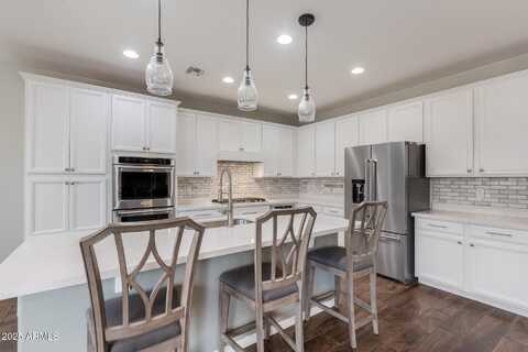 1548 W WINDHAVEN Avenue, Gilbert, AZ 85233