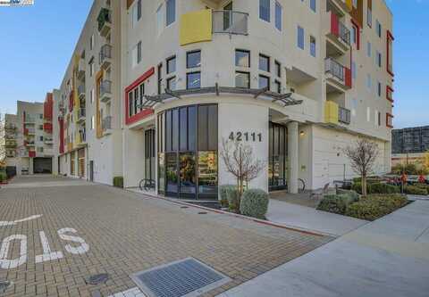 42111 Osgood Rd, Fremont, CA 94539
