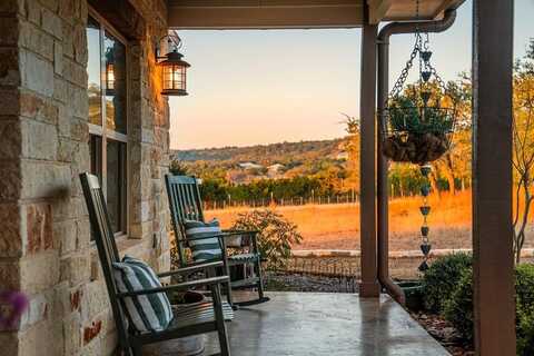 34 Rusty Spur Dr, Fredericksburg, TX 78624
