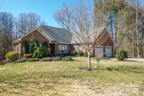 141 Spring Street, Hudson, NC 28638