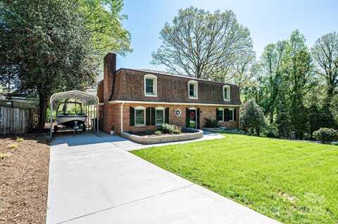 651 25th Avenue NW, Hickory, NC 28601
