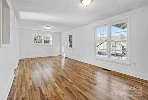 32 Blue Ridge Assembly Drive, Black Mountain, NC 28711