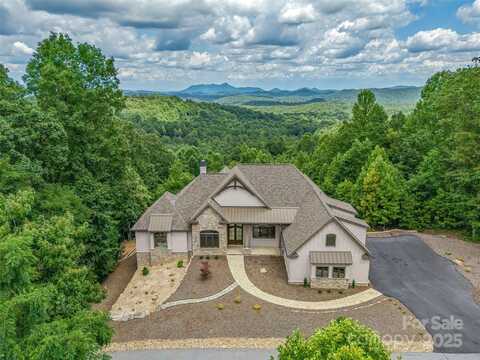 527 Falkirk Way, Zirconia, NC 28790