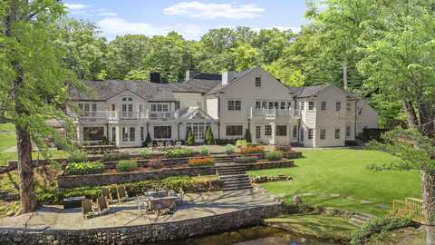 637 Valley Road, New Canaan, CT 06840