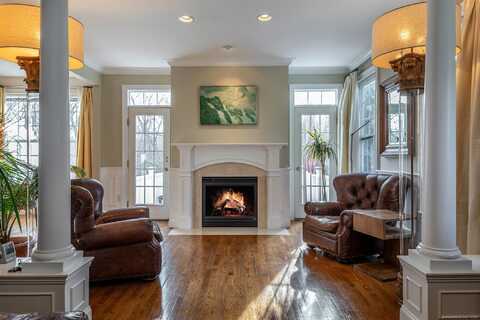 150 Hunter Drive, Litchfield, CT 06759
