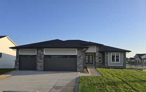 16203 Goodman Drive, Urbandale, IA 50323