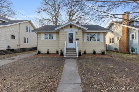 1233 Montgomery Avenue, Muskegon, MI 49441