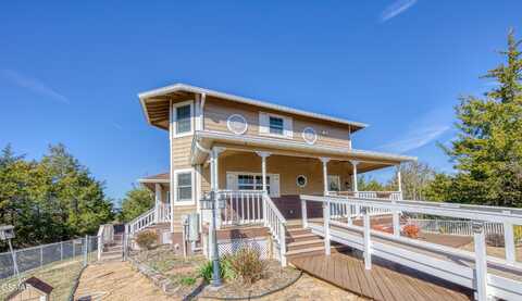 1110 Bayfront Drive, Sevierville, TN 37876